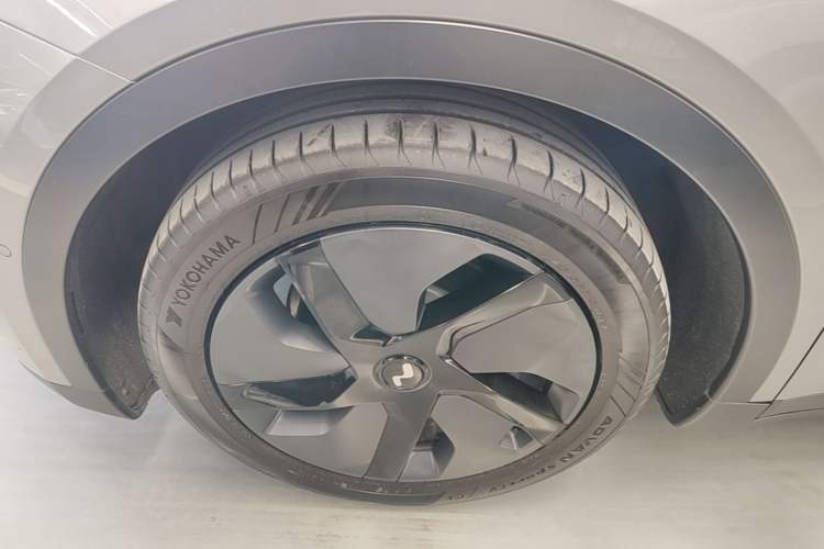 Used ONVO L60 2024 60 kWh Rear-Drive Version Left Front Wheel Hub