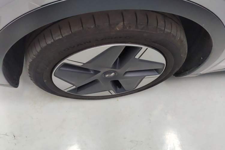 Used ONVO L60 2024 60 kWh Rear-Drive Version Left Front Wheel Hub