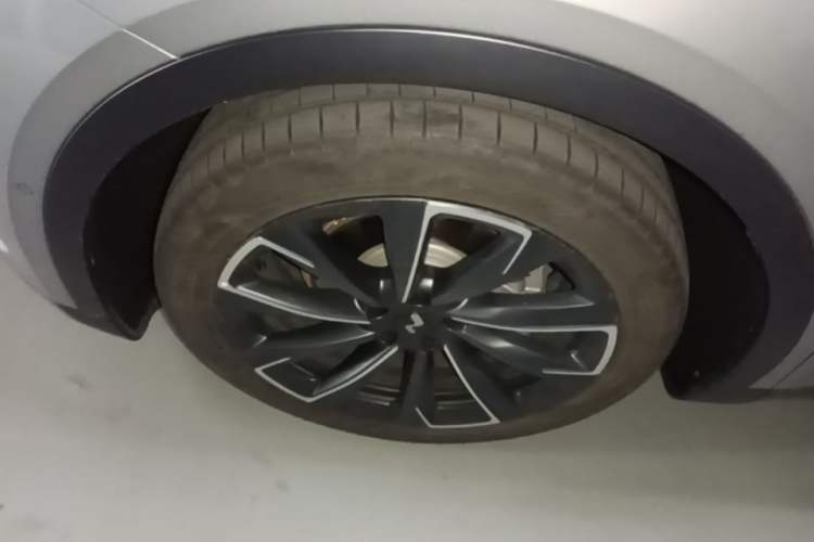 Used ONVO L60 2024 60 kWh Rear-Drive Version Left Front Wheel Hub