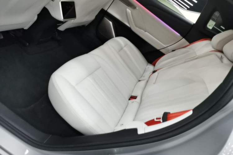 Used ONVO L60 2024 60 kWh Rear-Drive Version Left Rear Seat