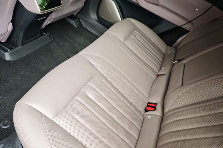 Used ONVO L60 2024 60 kWh Rear-Drive Version Left Rear Seat