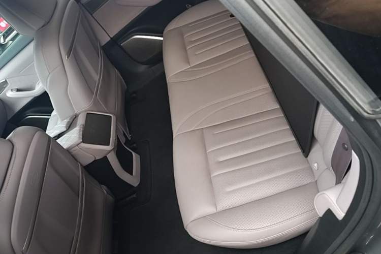 Used ONVO L60 2024 60 kWh Rear-Drive Version Left Rear Seat