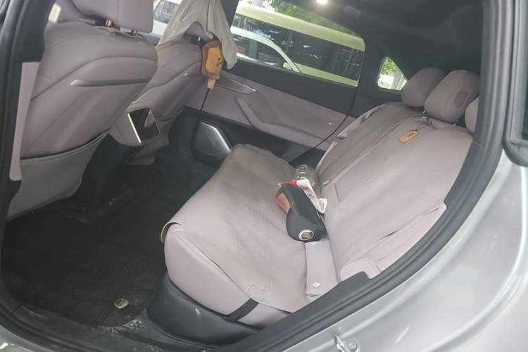 Used ONVO L60 2024 60 kWh Rear-Drive Version Left Rear Seat