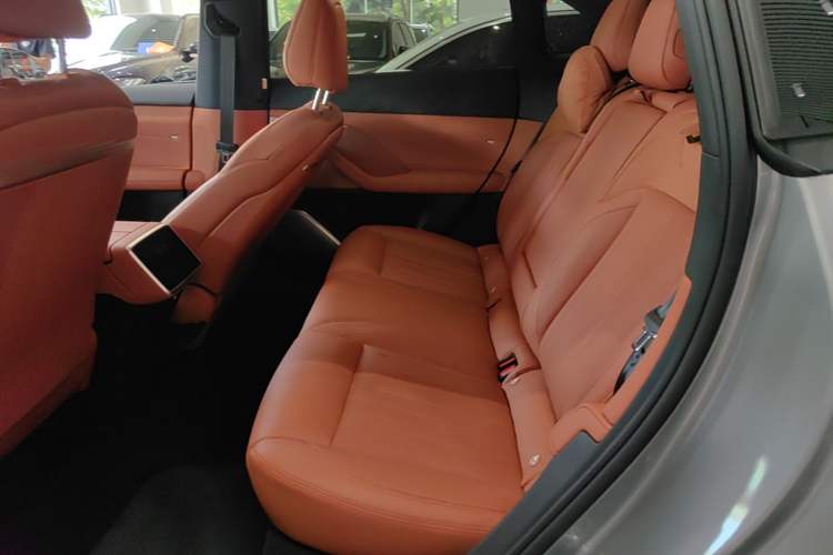 Used ONVO L60 2024 60 kWh All-Wheel Drive Left Rear Seat