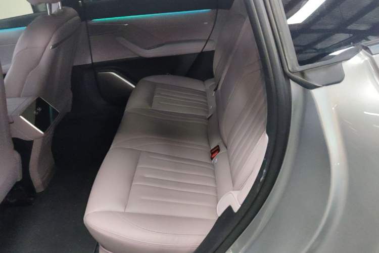 Used ONVO L60 2024 60 kWh Rear-Drive Version Left Rear Seat