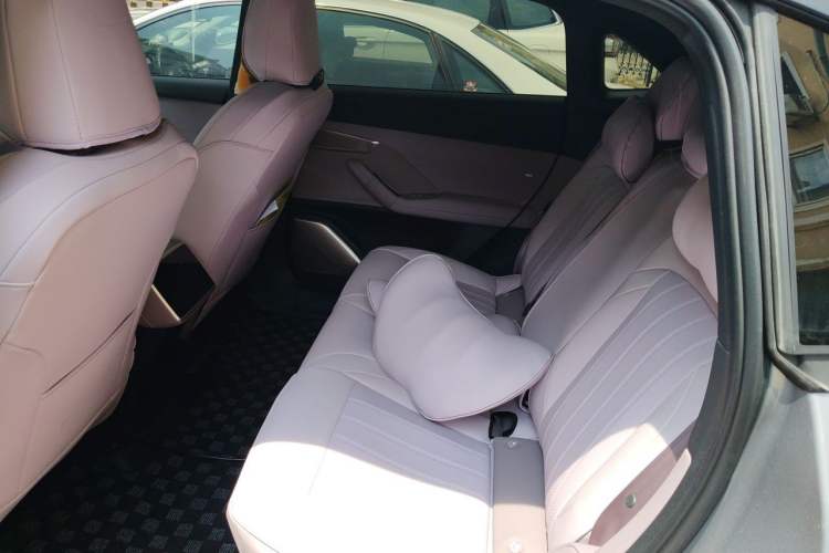Used ONVO L60 2024 60 kWh Rear-Drive Version Left Rear Seat