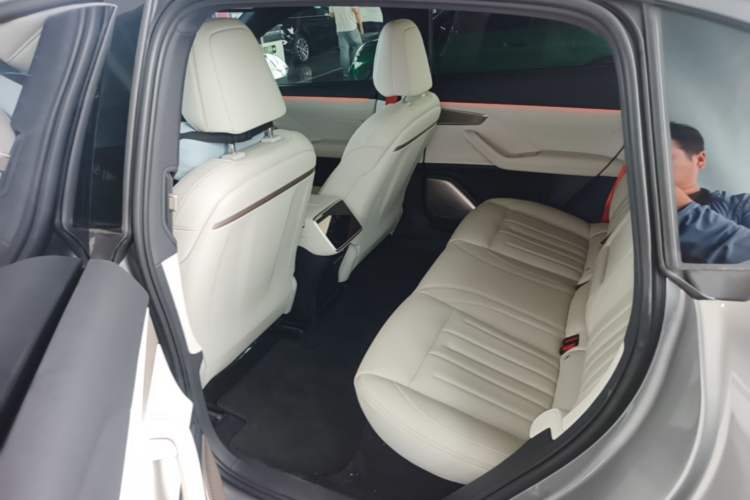 Used ONVO L60 2024 60 kWh Rear-Drive Version Left Rear Seat