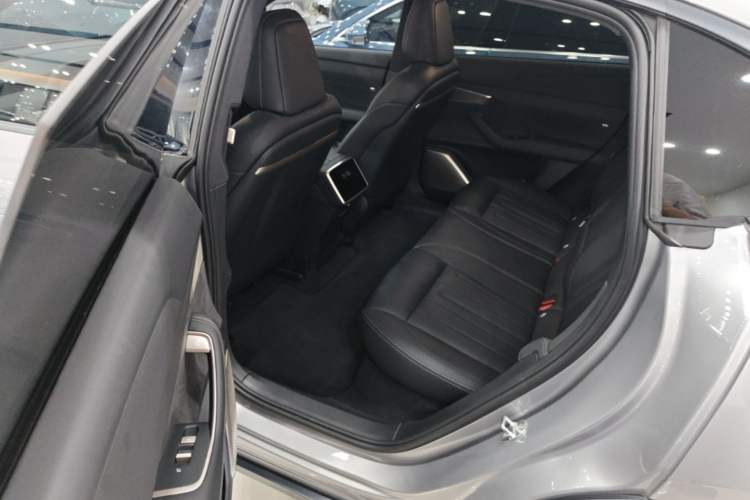 Used ONVO L60 2024 60 kWh Rear-Drive Version Left Rear Seat