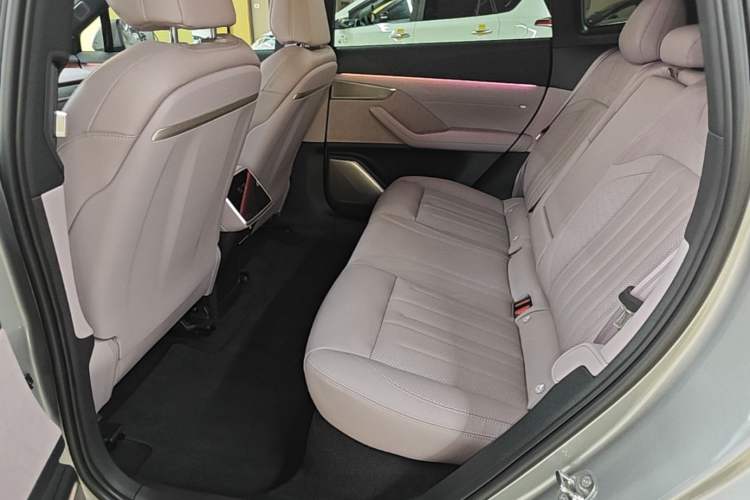 Used ONVO L60 2024 60 kWh Rear-Drive Version Left Rear Seat