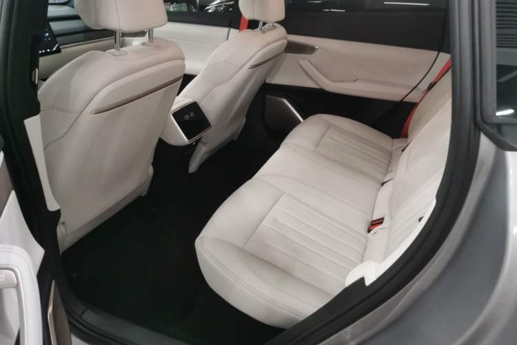 Used ONVO L60 2024 60 kWh Rear-Drive Version Left Rear Seat