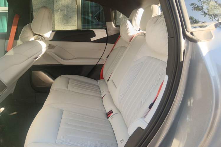 Used ONVO L60 2024 60 kWh Rear-Drive Version Left Rear Seat