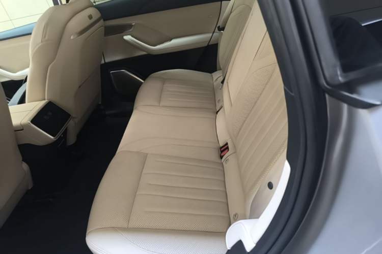 Used ONVO L60 2024 60 kWh All-Wheel Drive Left Rear Seat