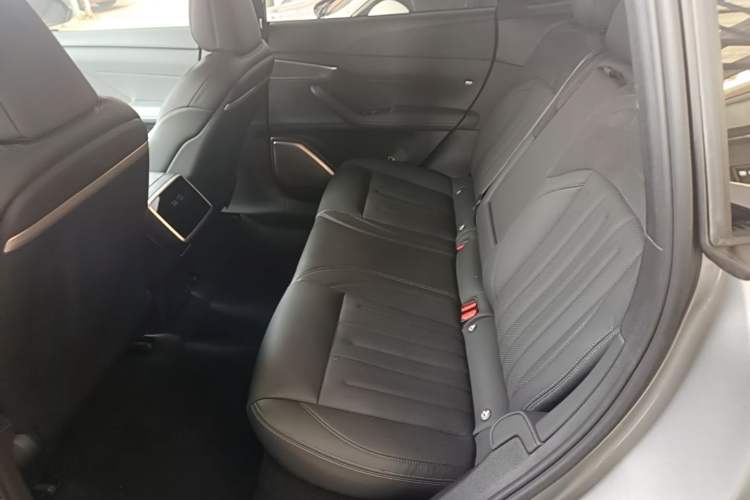 Used ONVO L60 2024 60 kWh Rear-Drive Version Left Rear Seat