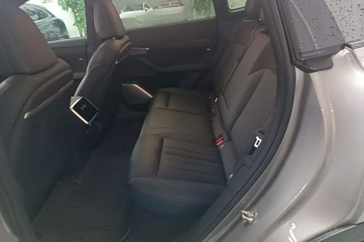Used ONVO L60 2024 60 kWh Rear-Drive Version Left Rear Seat