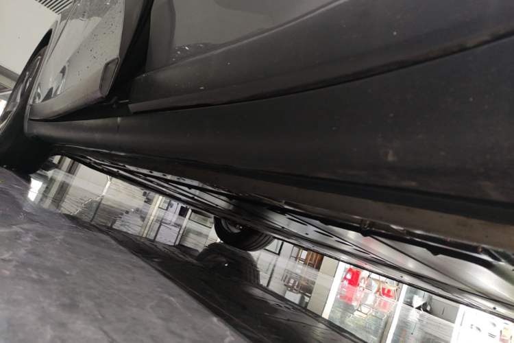 Used ONVO L60 2024 60 kWh Rear-Drive Version Left Side Sill