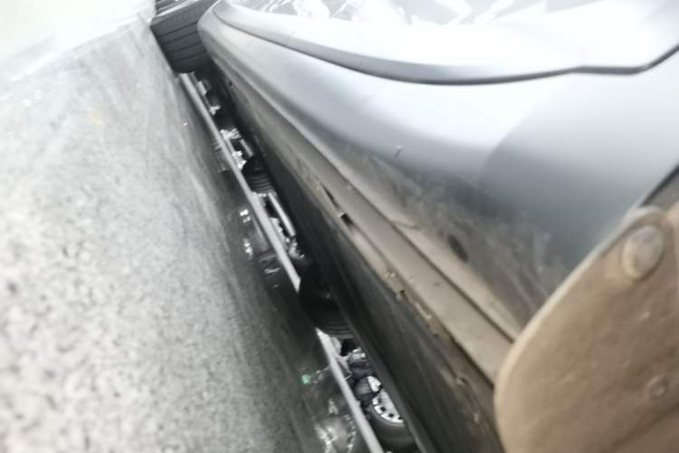 Used ONVO L60 2024 60 kWh Rear-Drive Version Left Side Sill