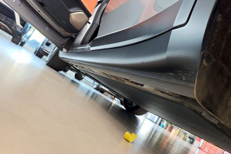 Used ONVO L60 2024 60 kWh Rear-Drive Version Left Side Sill