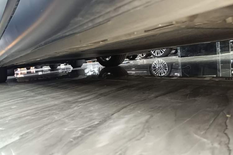 Used ONVO L60 2024 60 kWh Rear-Drive Version Left Side Sill