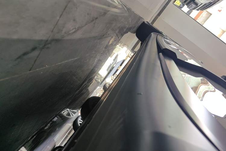 Used ONVO L60 2024 60 kWh All-Wheel Drive Left Side Sill