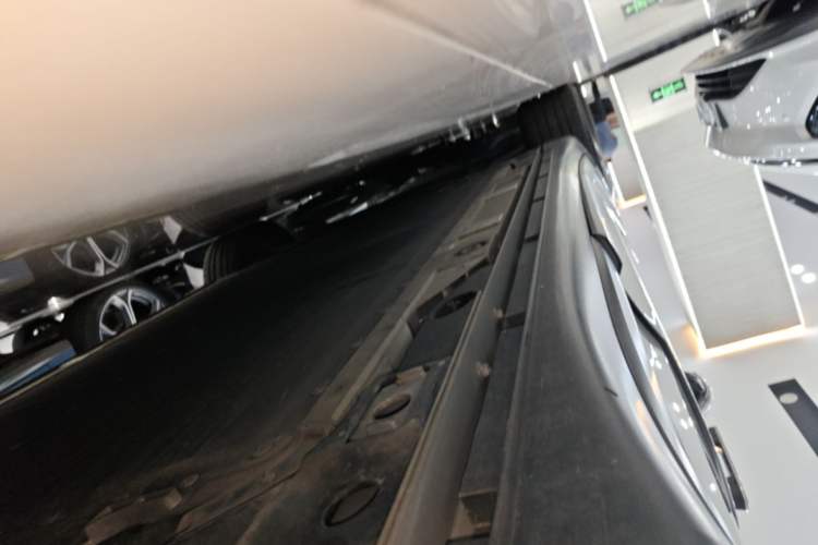 Used ONVO L60 2024 60 kWh Rear-Drive Version Left Side Sill