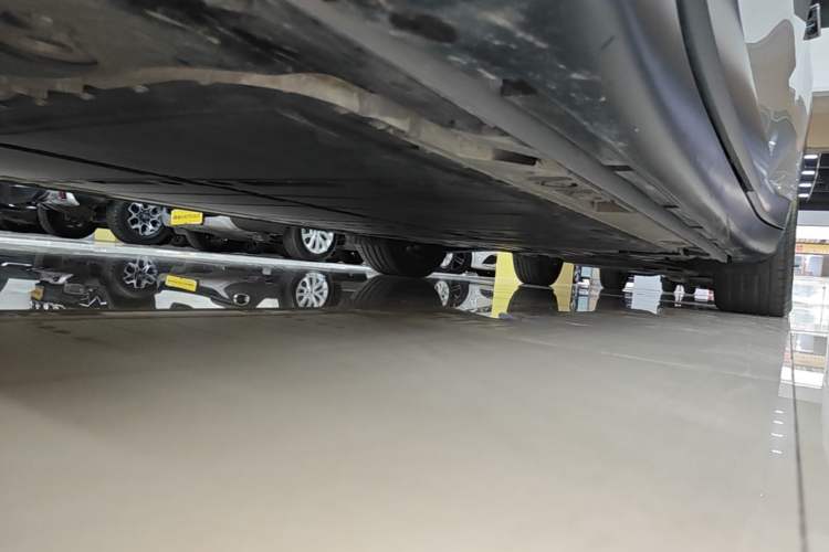 Used ONVO L60 2024 60 kWh Rear-Drive Version Left Side Sill
