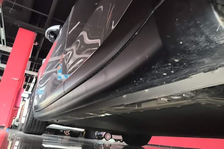 Used ONVO L60 2024 60 kWh Rear-Drive Version Left Side Sill