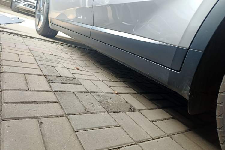 Used ONVO L60 2024 60 kWh Rear-Drive Version Left Side Sill
