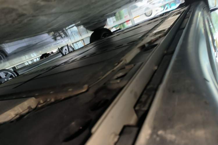 Used ONVO L60 2024 60 kWh All-Wheel Drive Left Side Sill