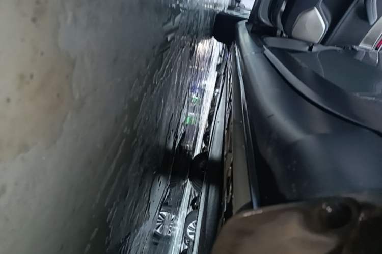 Used ONVO L60 2024 60 kWh Rear-Drive Version Left Side Sill