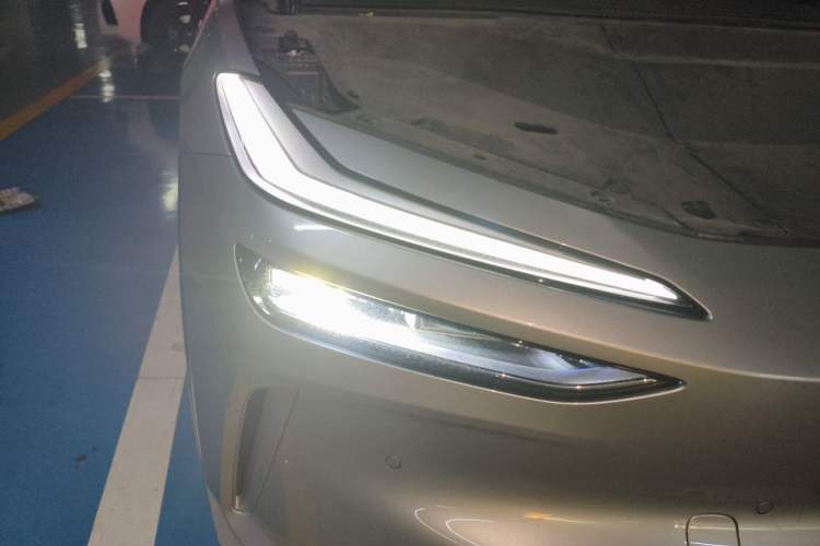 Used ONVO L60 2024 60 kWh Rear-Drive Version Right Front Headlight