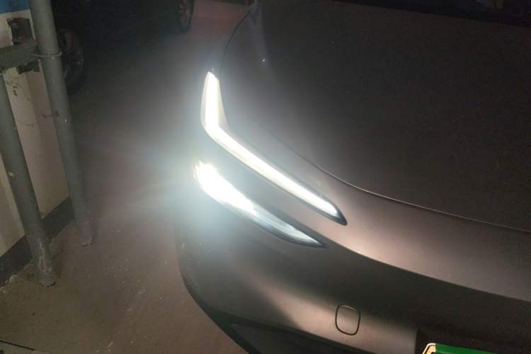 Used ONVO L60 2024 60 kWh Rear-Drive Version Right Front Headlight