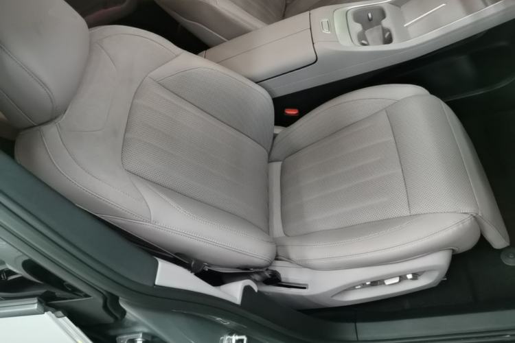 Used ONVO L60 2024 60 kWh Rear-Drive Version Right Front Seat