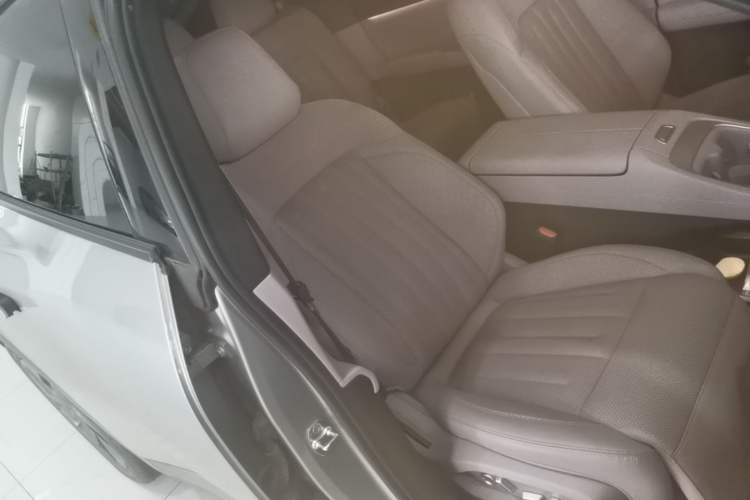Used ONVO L60 2024 60 kWh Rear-Drive Version Right Front Seat