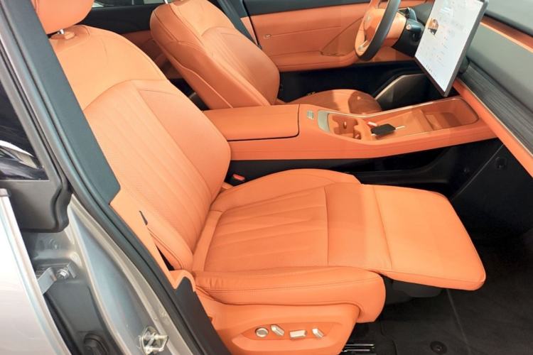 Used ONVO L60 2024 60 kWh Rear-Drive Version Right Front Seat