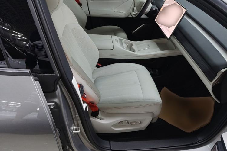 Used ONVO L60 2024 60 kWh Rear-Drive Version Right Front Seat