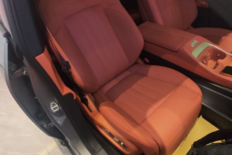 Used ONVO L60 2024 60 kWh Rear-Drive Version Right Front Seat