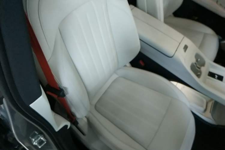 Used ONVO L60 2024 60 kWh Rear-Drive Version Right Front Seat