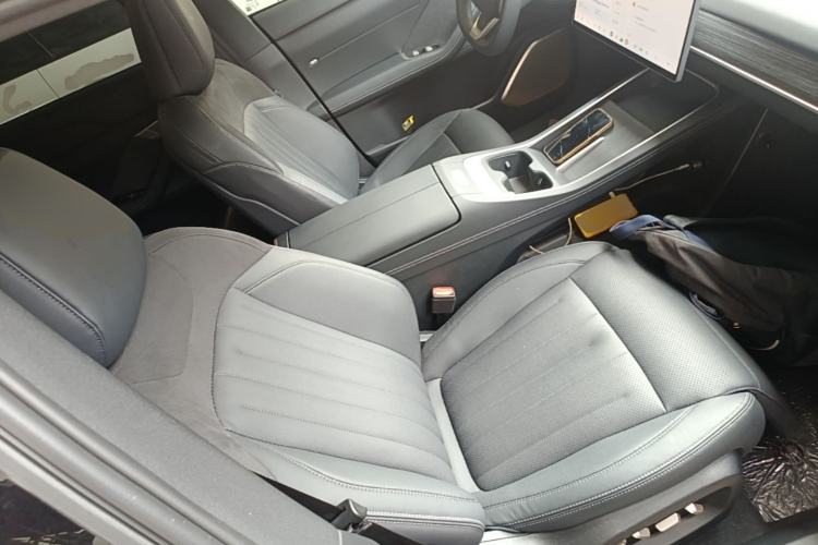 Used ONVO L60 2024 60 kWh Rear-Drive Version Right Front Seat