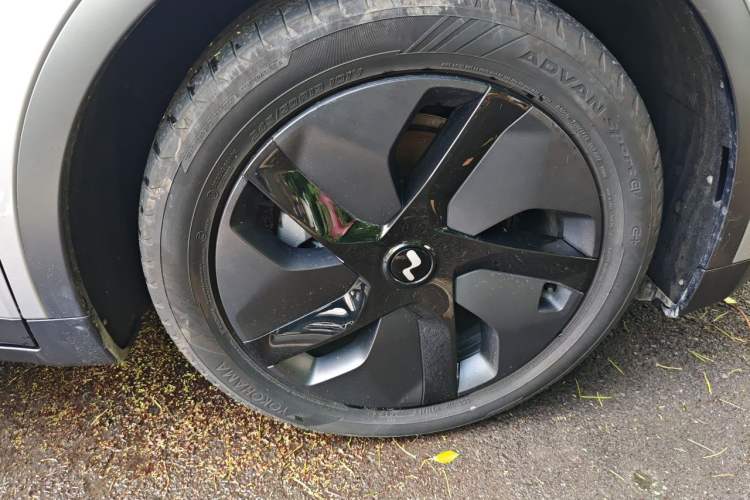 Used ONVO L60 2024 60 kWh Rear-Drive Version Right Front Wheel Hub