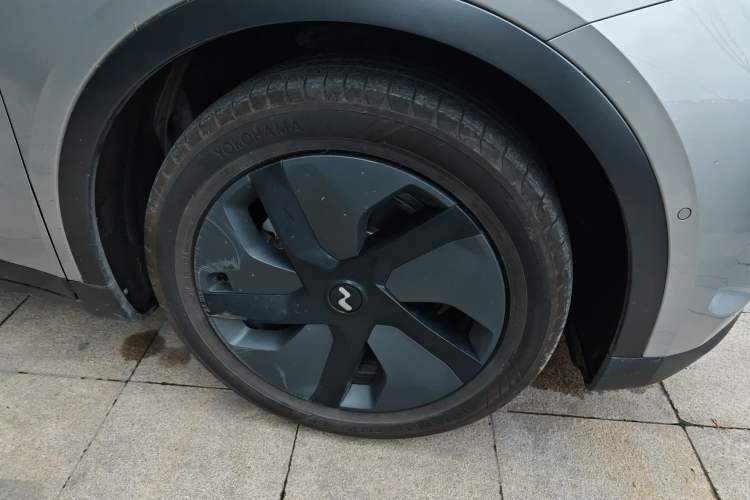 Used ONVO L60 2024 60 kWh Rear-Drive Version Right Front Wheel Hub