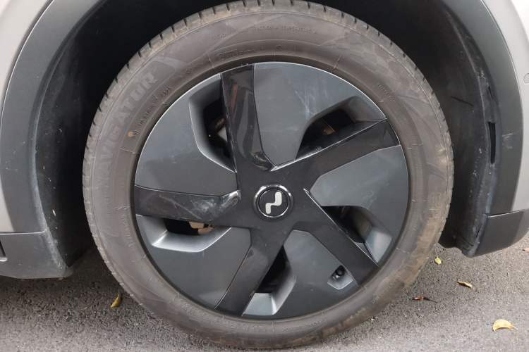 Used ONVO L60 2024 60 kWh Rear-Drive Version Right Front Wheel Hub