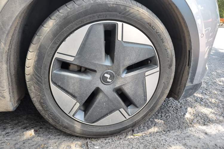 Used ONVO L60 2024 60 kWh Rear-Drive Version Right Front Wheel Hub