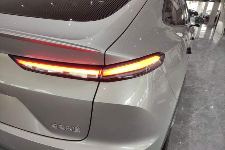 Used ONVO L60 2024 60 kWh Rear-Drive Version Right Rear Taillight