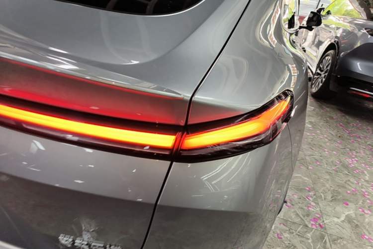 Used ONVO L60 2024 60 kWh Rear-Drive Version Right Rear Taillight