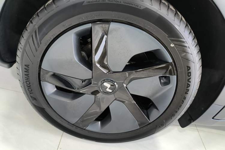 Used ONVO L60 2024 60 kWh Rear-Drive Version Right Rear Wheel Hub