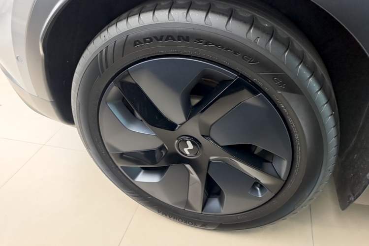Used ONVO L60 2024 60 kWh Rear-Drive Version Right Rear Wheel Hub