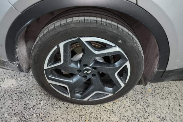 Used ONVO L60 2024 60 kWh All-Wheel Drive Right Rear Wheel Hub