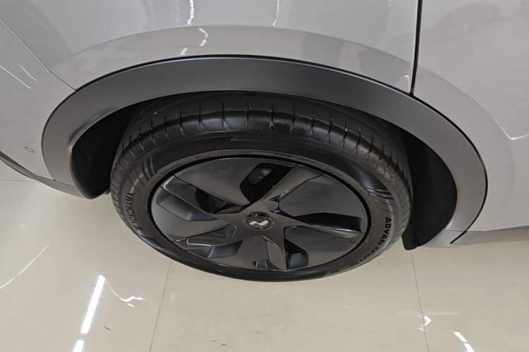 Used ONVO L60 2024 60 kWh Rear-Drive Version Right Rear Wheel Hub