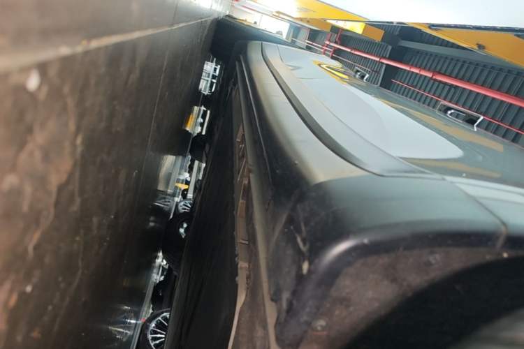 Used ONVO L60 2024 60 kWh Rear-Drive Version Right Side Sill