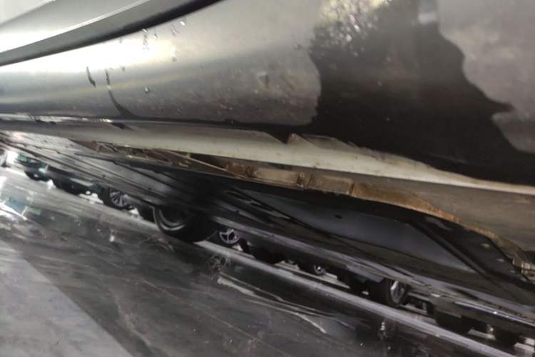 Used ONVO L60 2024 60 kWh Rear-Drive Version Right Side Sill